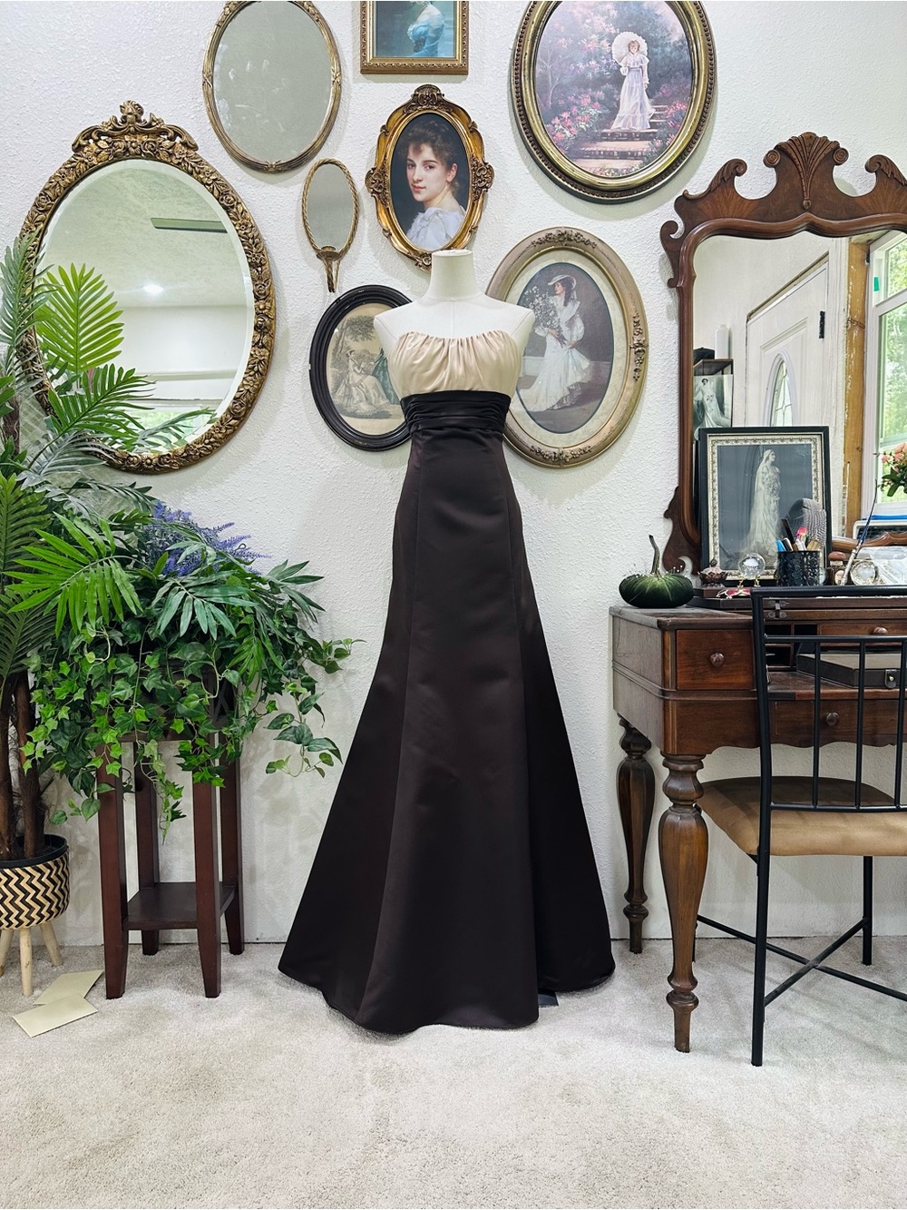 Elegant Strapless Two-Tone Evening Gown - Cream & Chocolate Brown